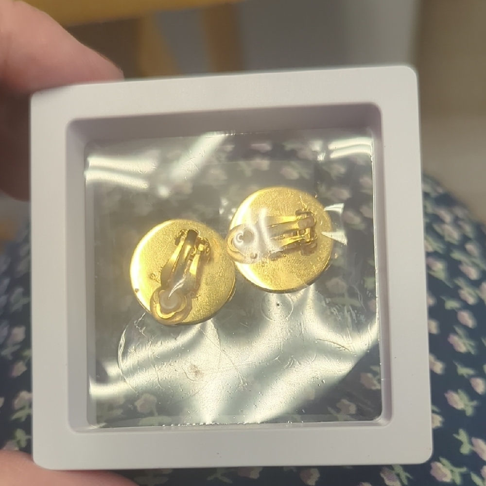 Authentic Hermès Gold Earring Set.  FINAL PRICE - Picture 2 of 5